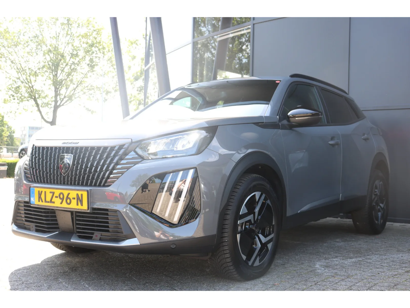 Peugeot 2008 (2025) — foto 1
