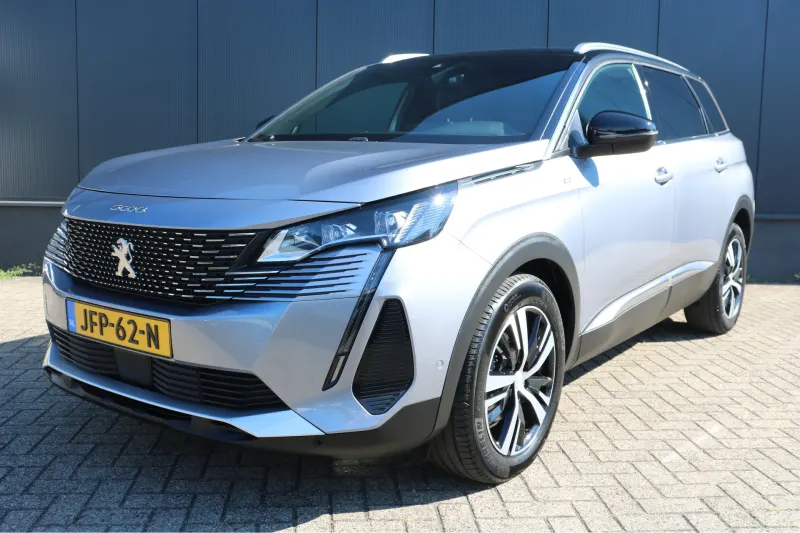 Peugeot 5008 (2024)