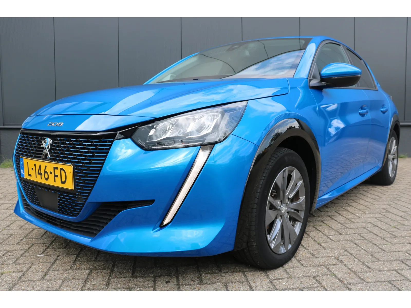Peugeot e-208 (2021) — foto 1