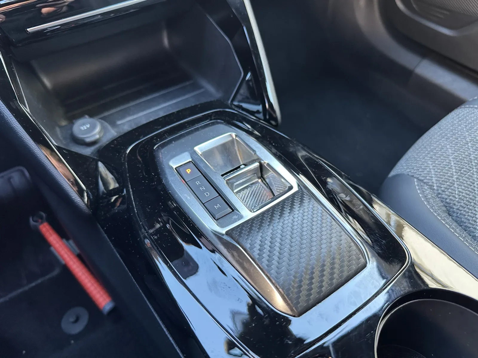 Peugeot 2008 (2024) — foto 1