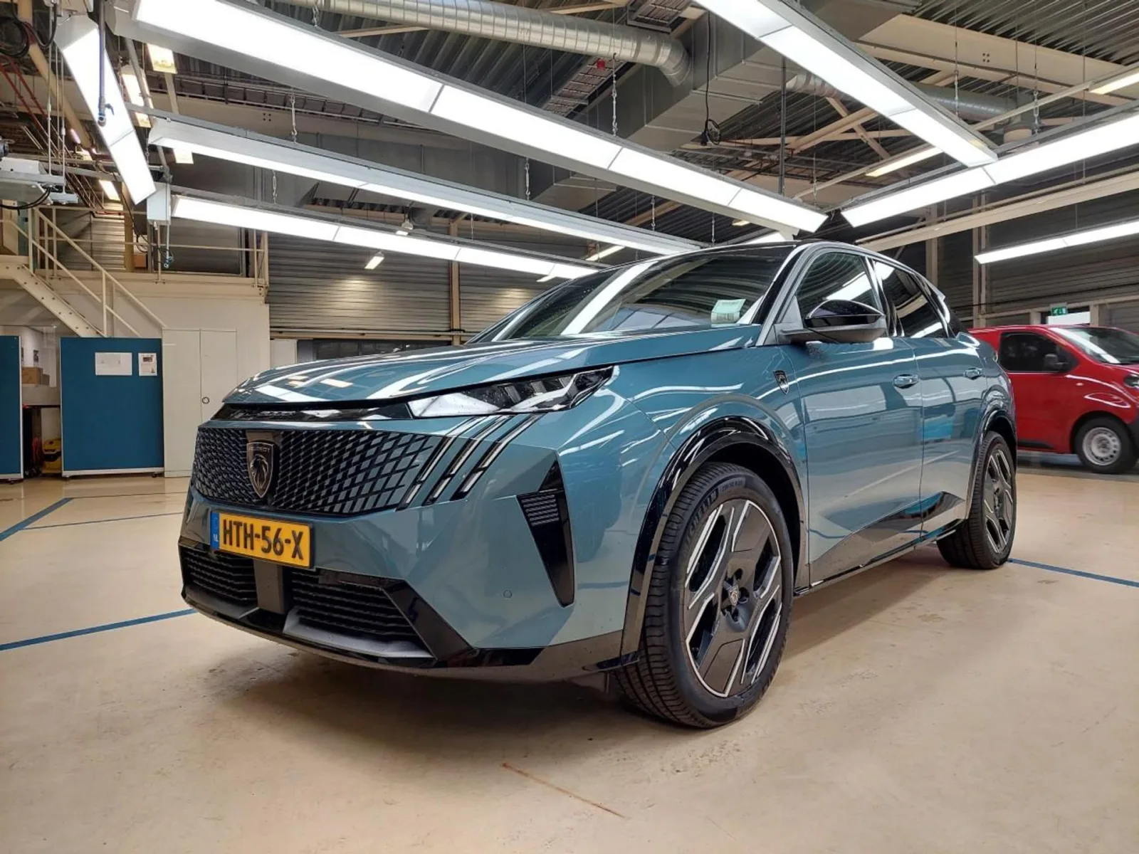 Peugeot e-3008 (2025) — foto 1