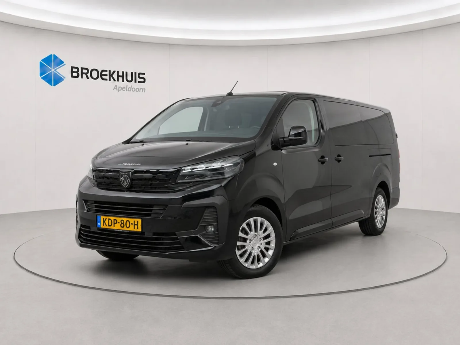 Peugeot E-Traveller (2024) — foto 1