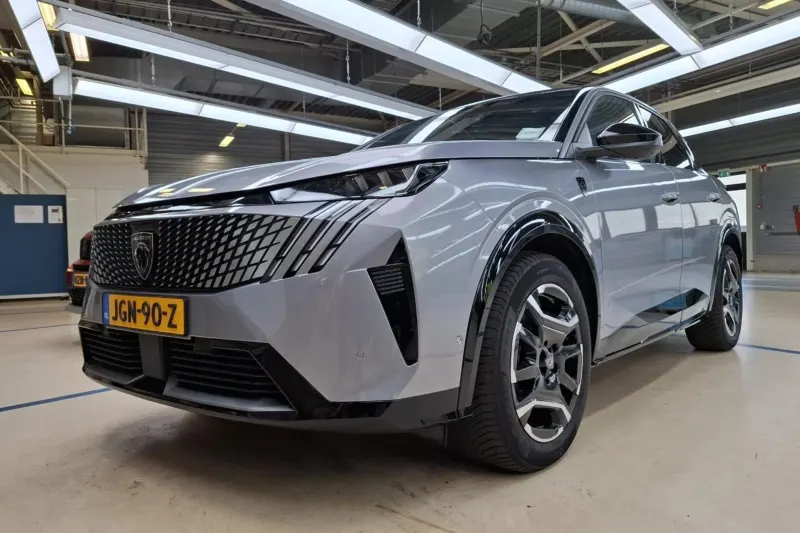 Peugeot e-3008 (2025)