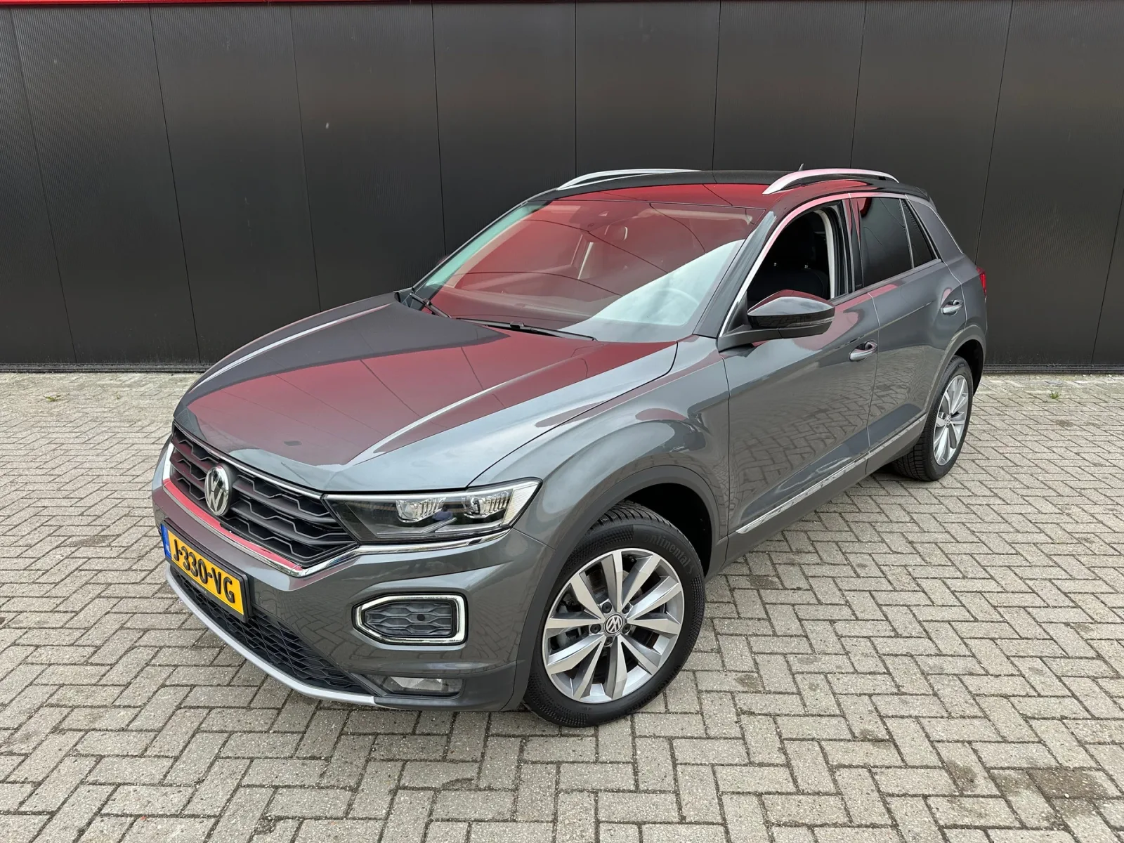Volkswagen T-Roc (2020) — foto 1