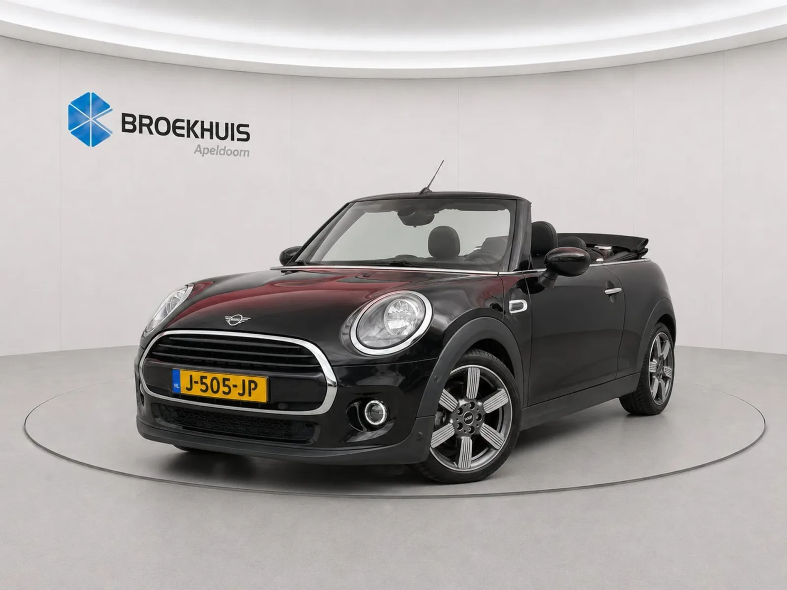 MINI Cabrio (2019) — foto 1