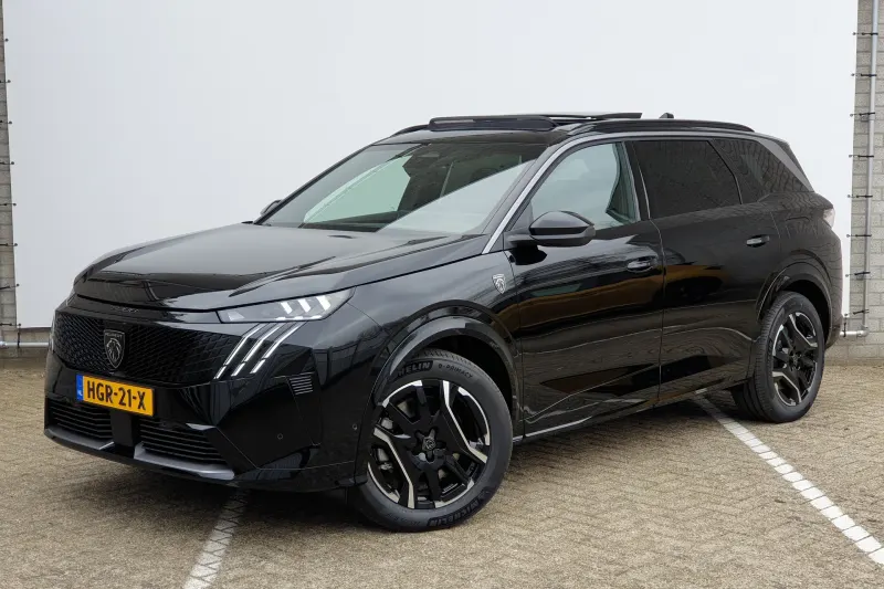 Peugeot E-5008 (2025)