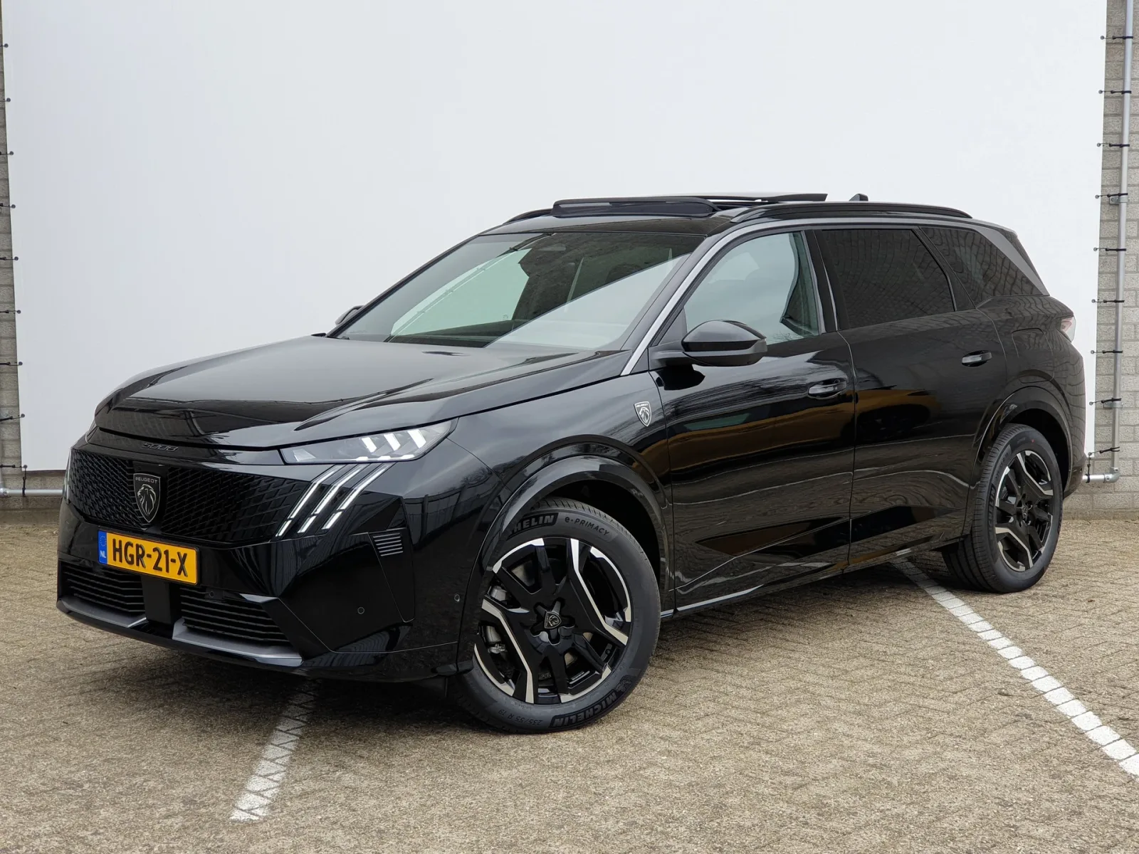 Peugeot E-5008 (2025) — foto 1