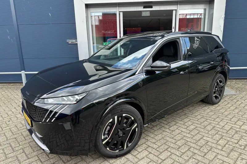 Peugeot E-5008 (2025)