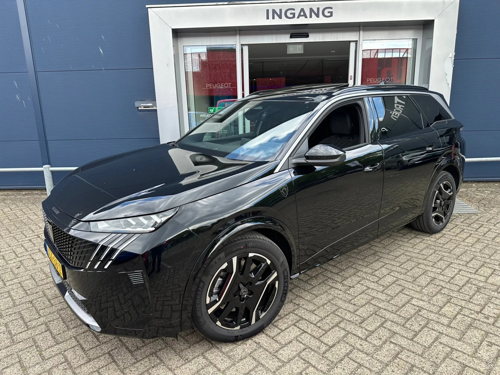 Peugeot E-5008 (2025) — foto 1