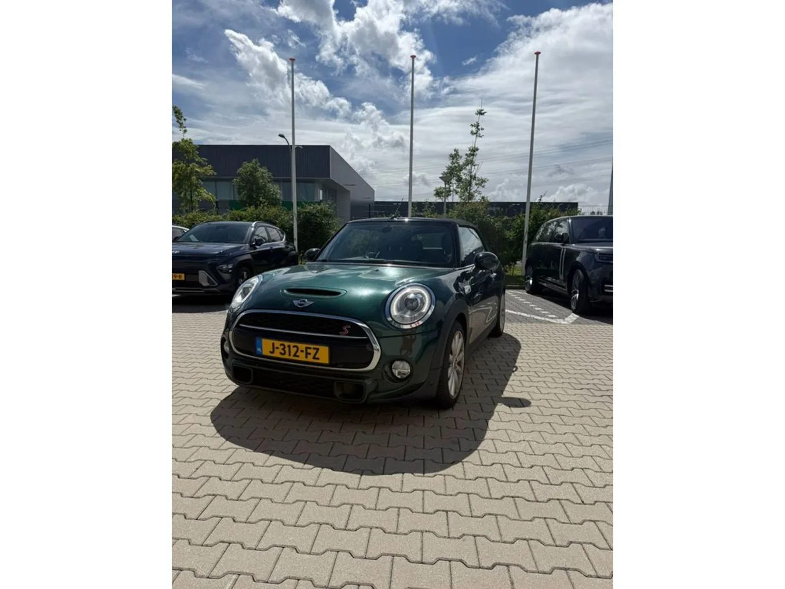 MINI Cabrio (2017) — foto 1