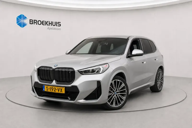BMW iX1 (2023)