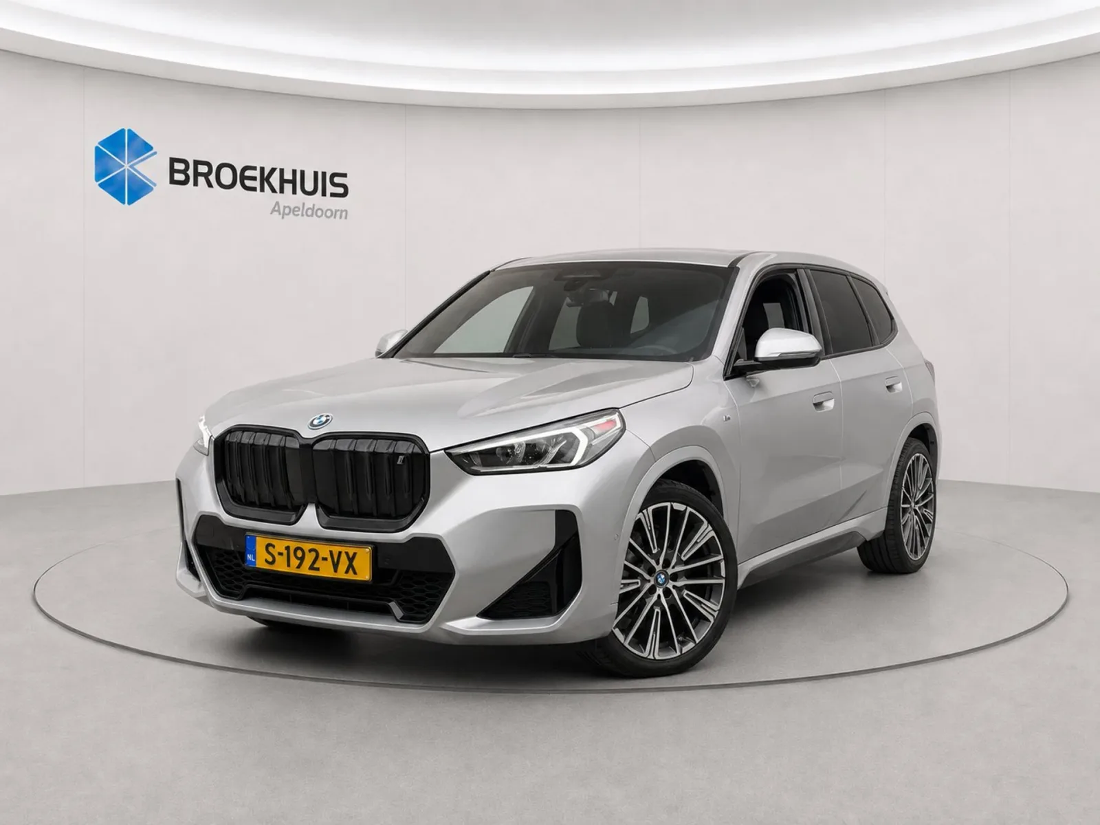 BMW iX1 (2023) — foto 1