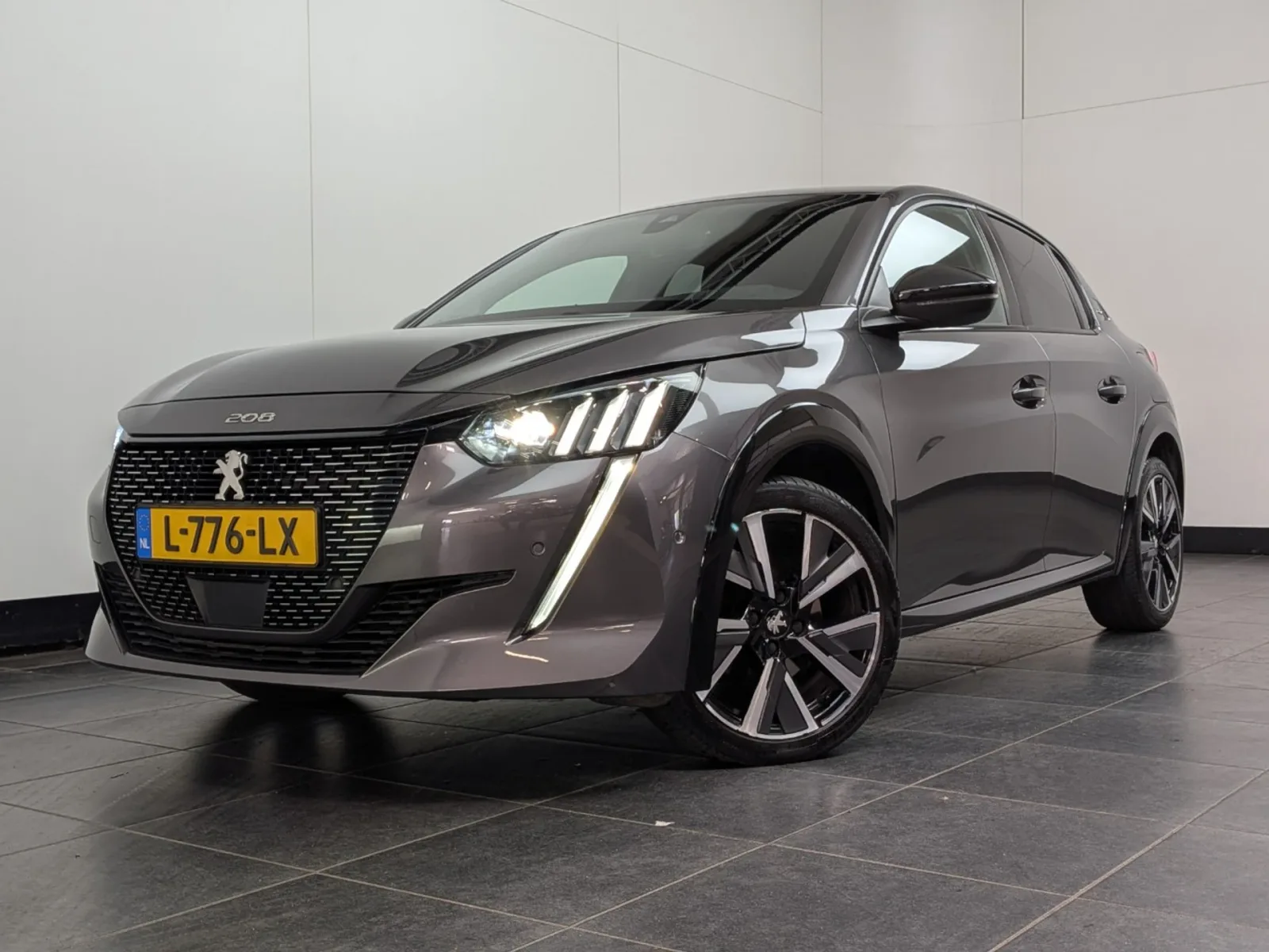 Peugeot 208 (2021) — foto 1