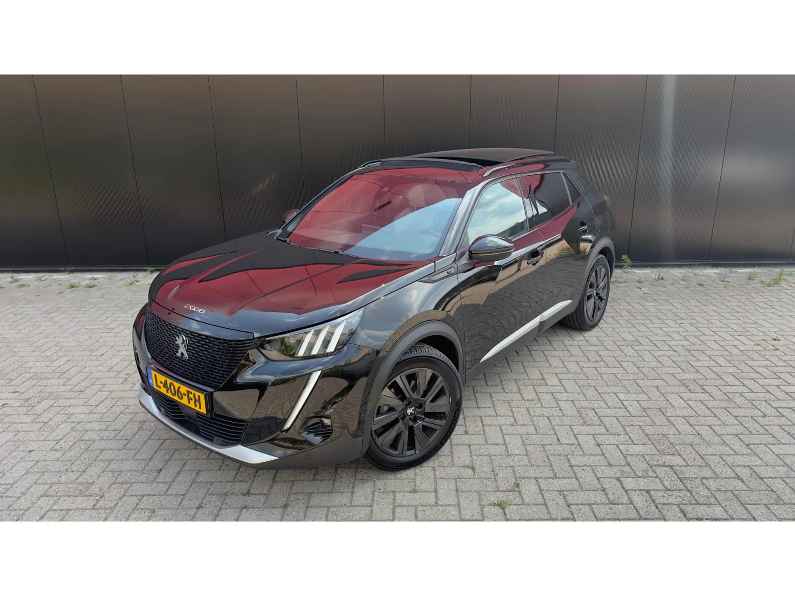 Peugeot e-2008 (2021) — foto 1