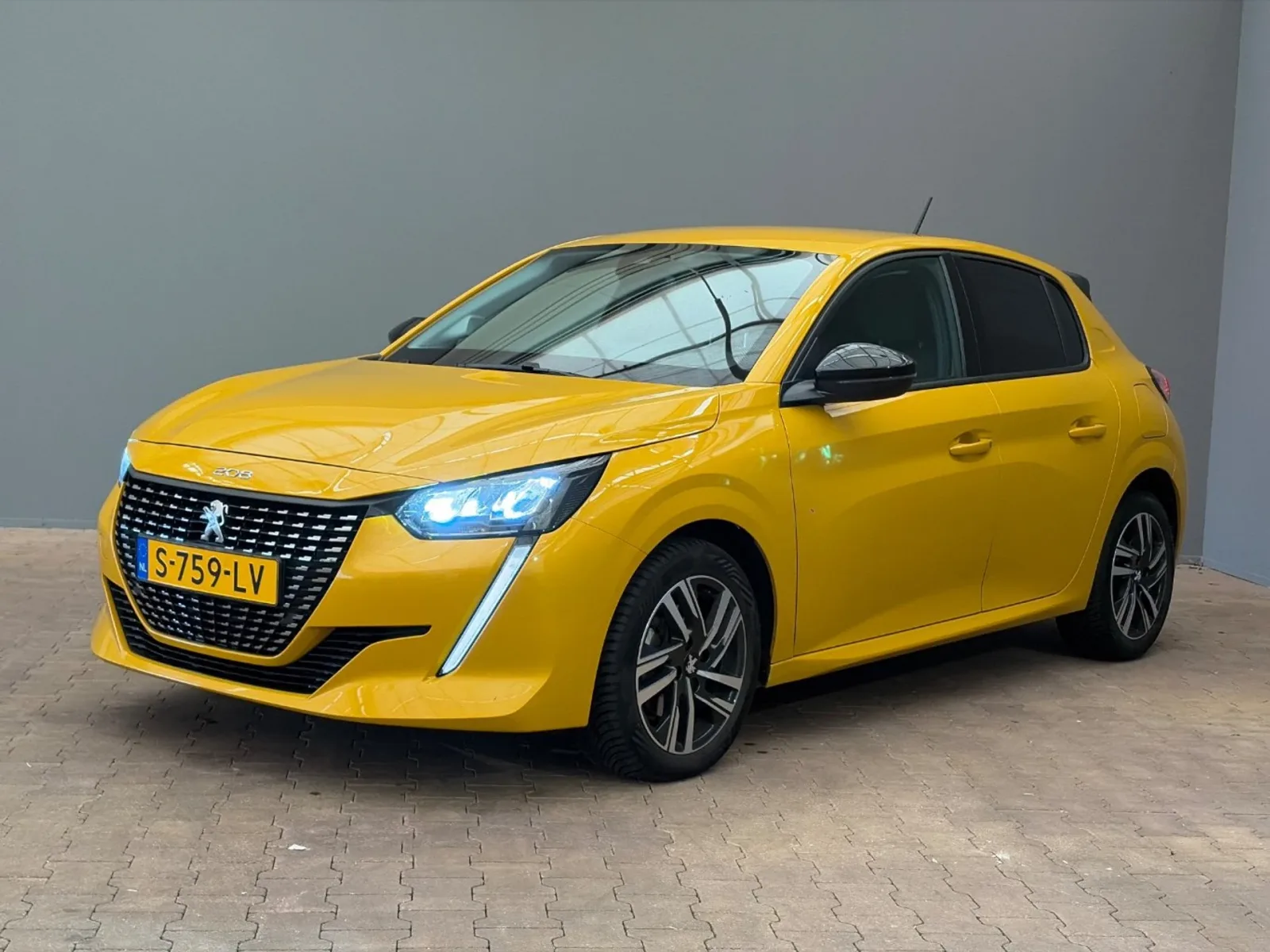 Peugeot 208 (2023) — foto 1