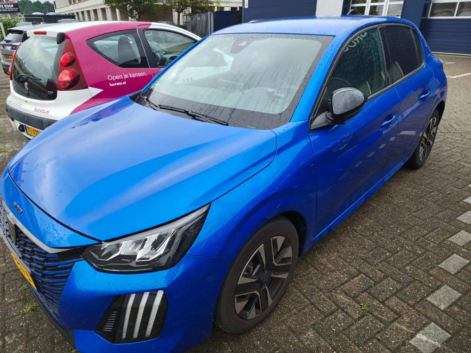 Peugeot 208 (2024) — foto 1