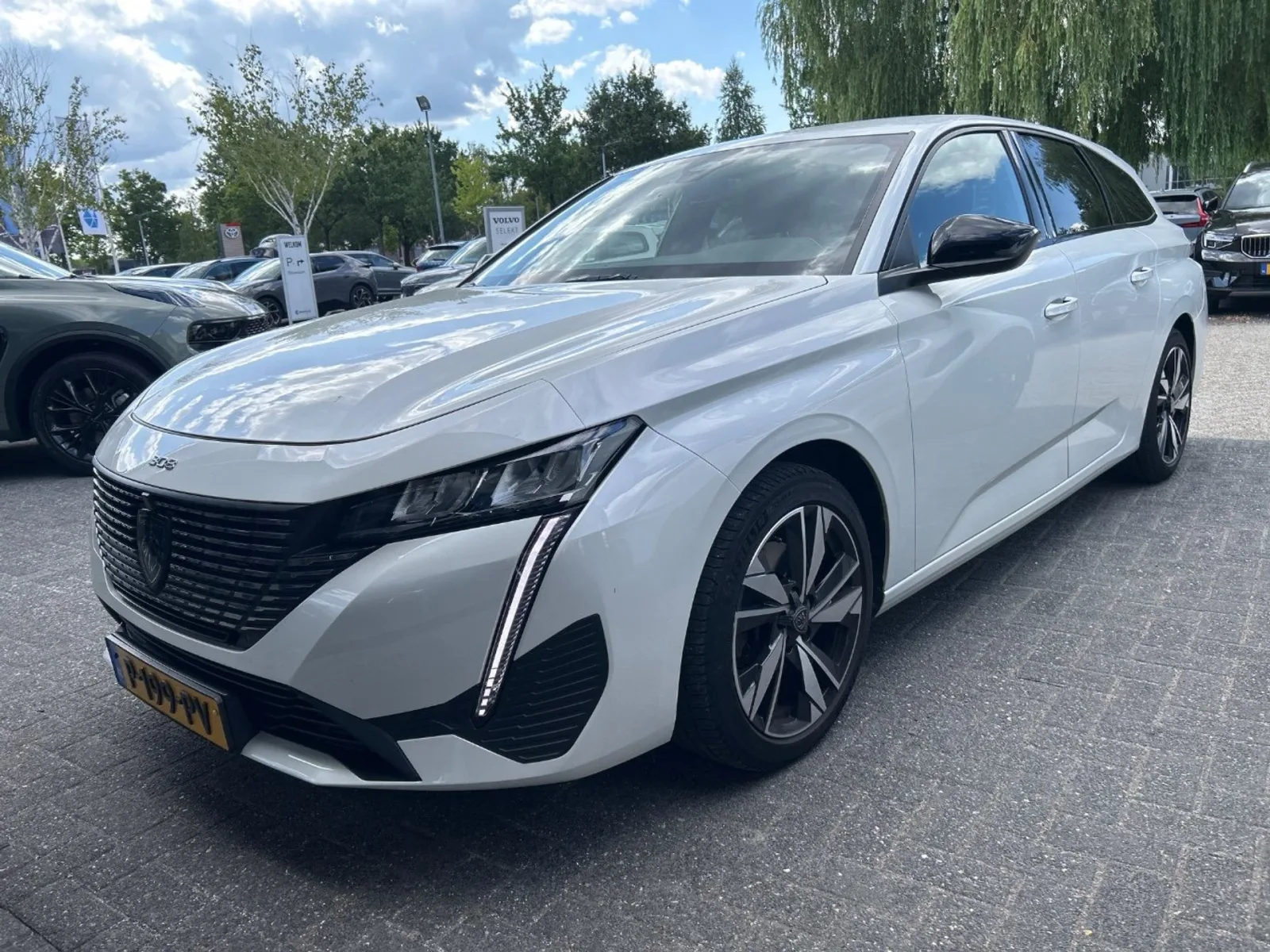 Peugeot 308 (2022) — foto 1