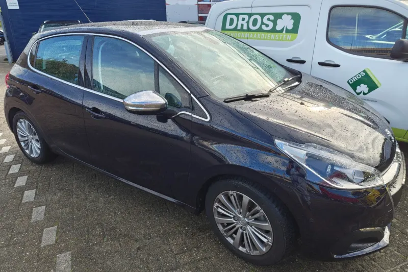 Peugeot 208 (2016)