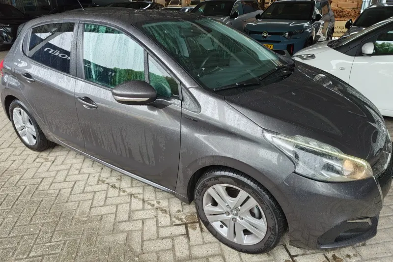 Peugeot 208 (2018)