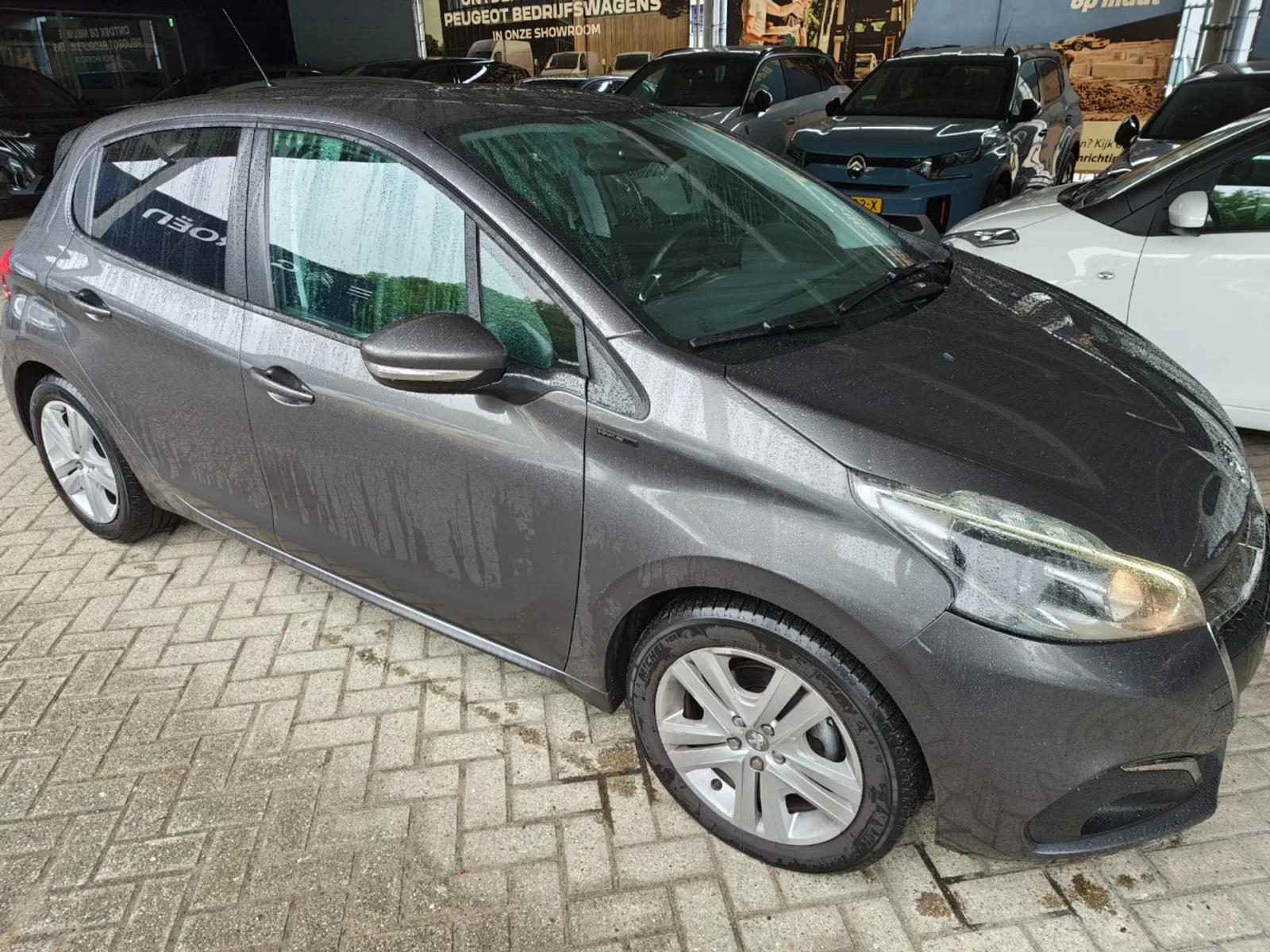 Peugeot 208 (2018) — foto 1