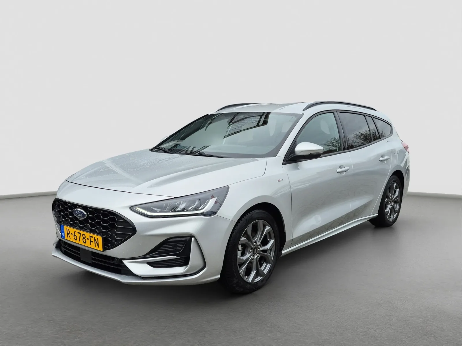 Ford Focus (2022) — foto 1
