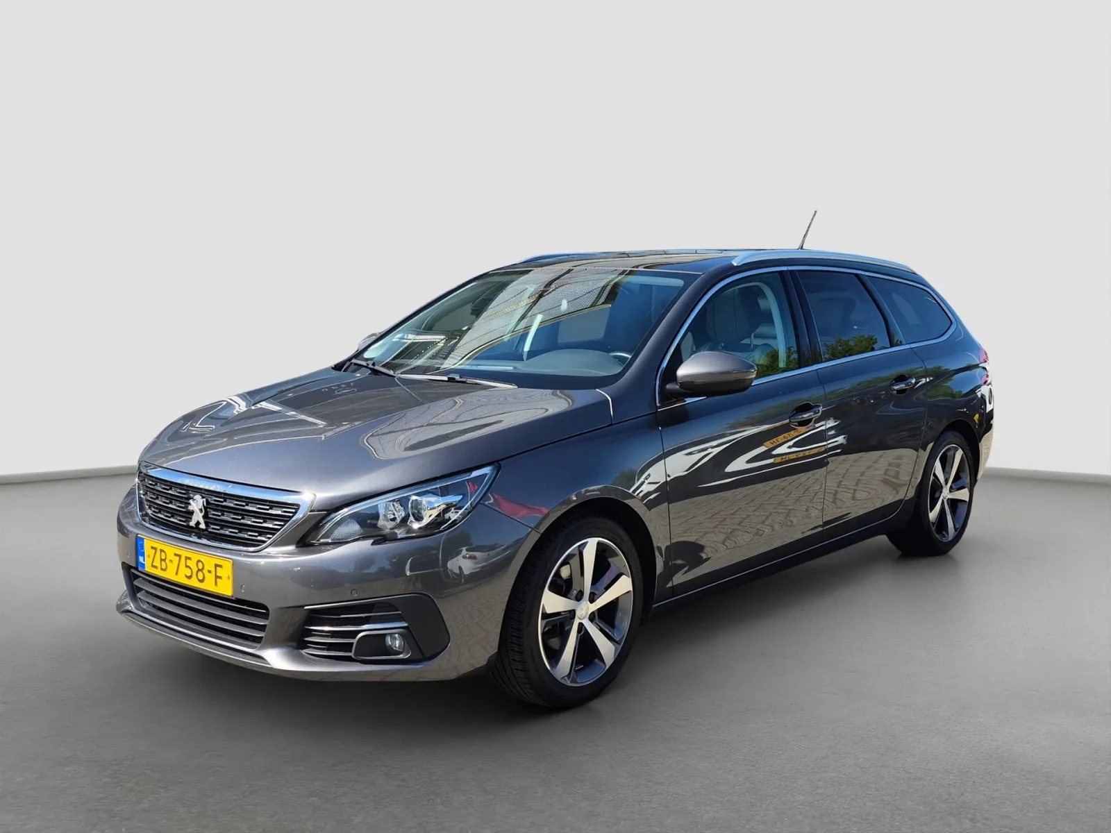 Peugeot 308 (2019) — foto 1