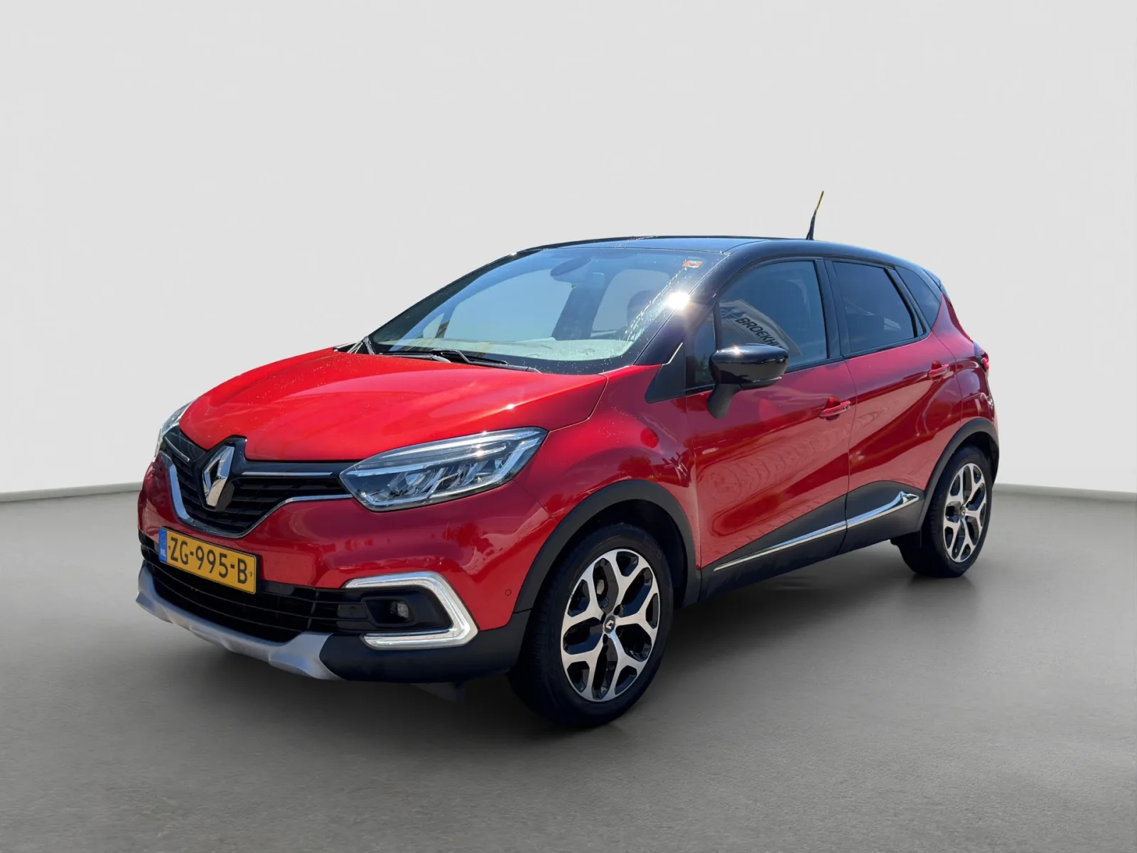 Renault Captur (2019) — foto 1