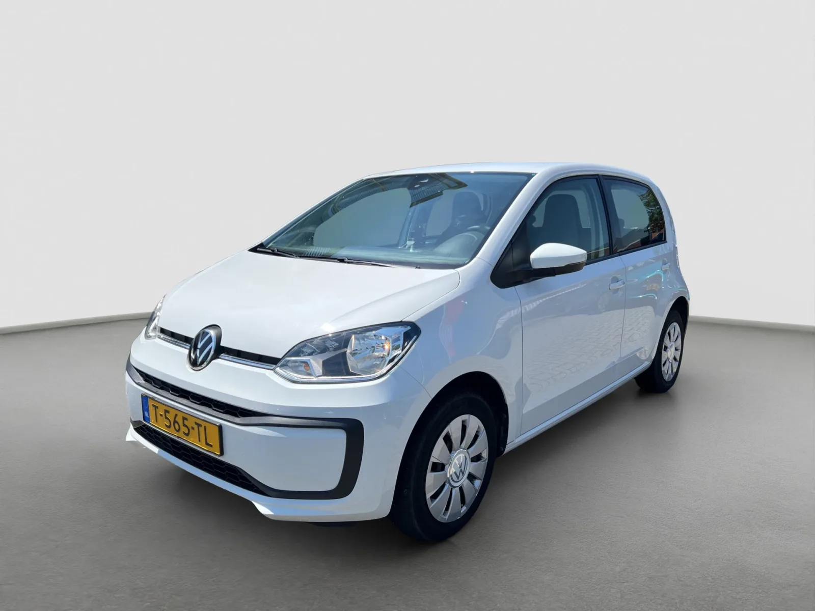 Volkswagen Up! (2023) — foto 1