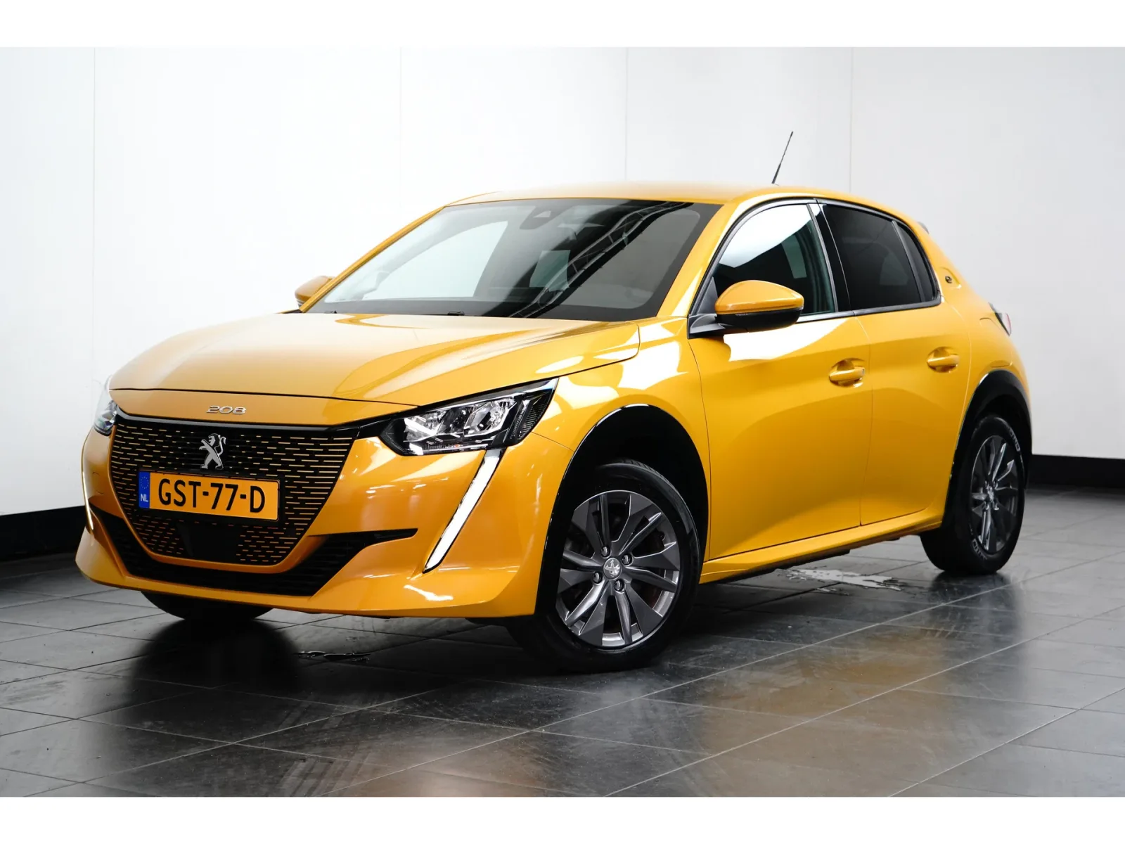 Peugeot e-208 (2021) — foto 1