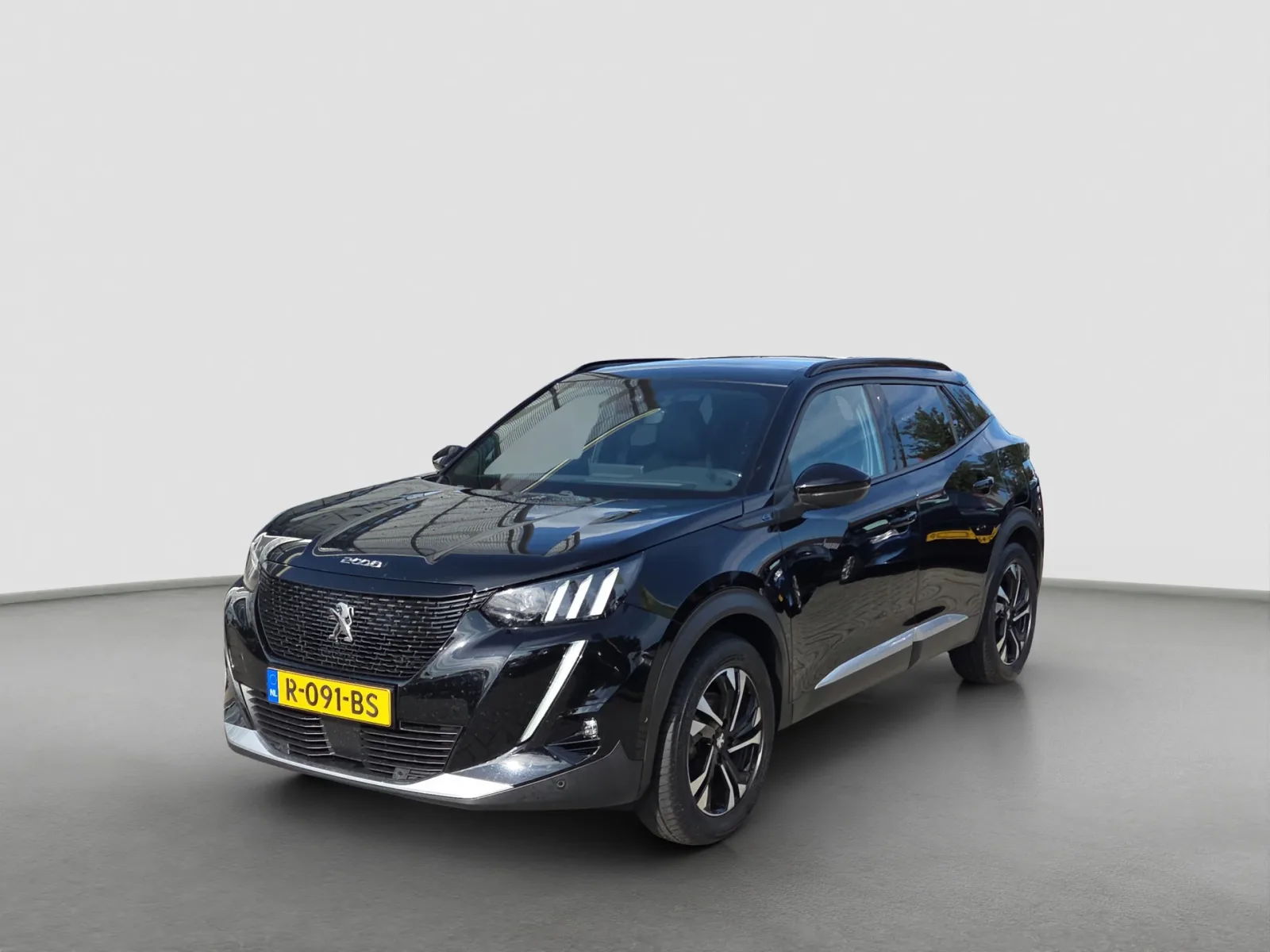 Peugeot e-2008 (2022) — foto 1