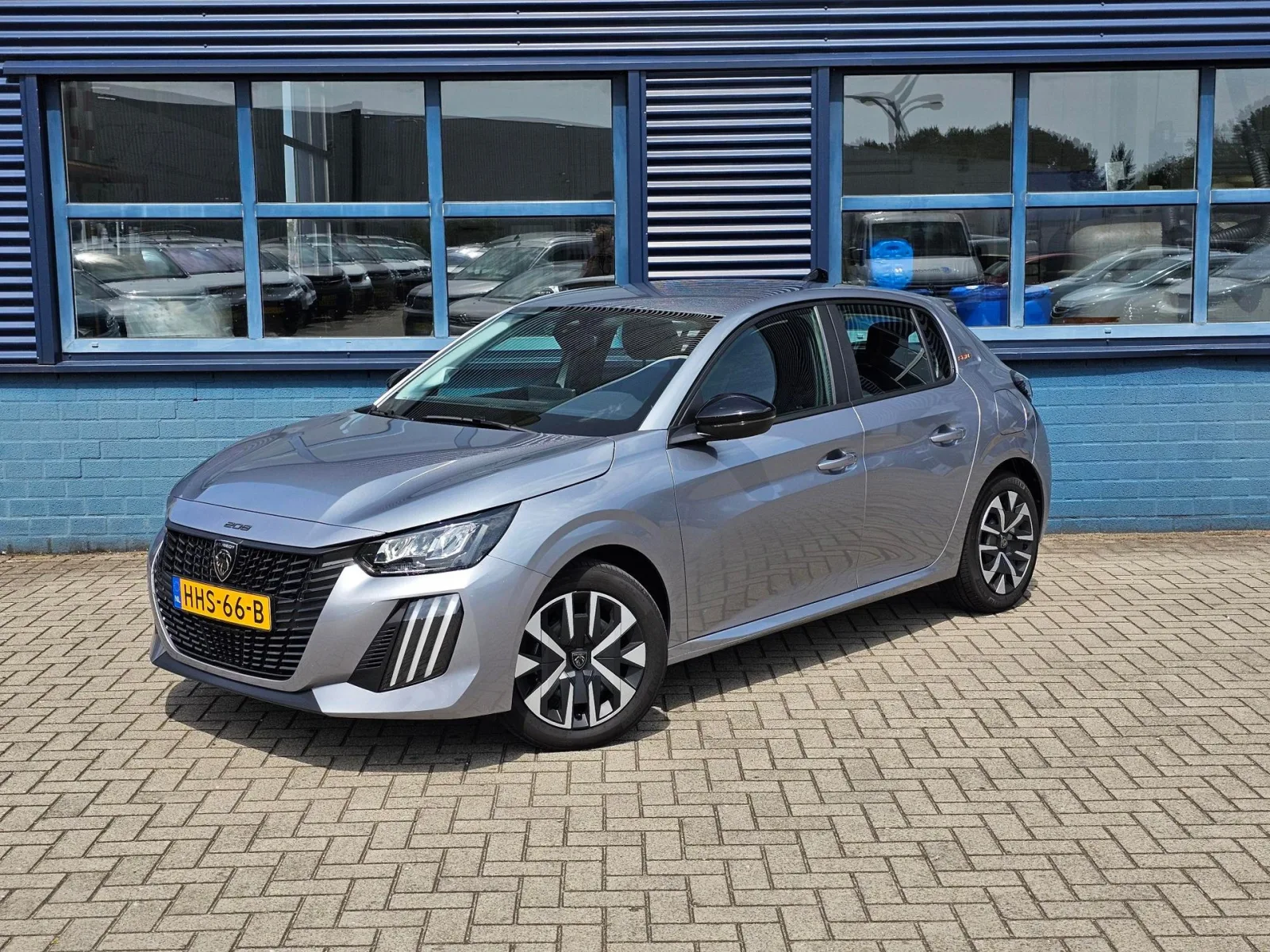 Peugeot 208 (2025) — foto 1