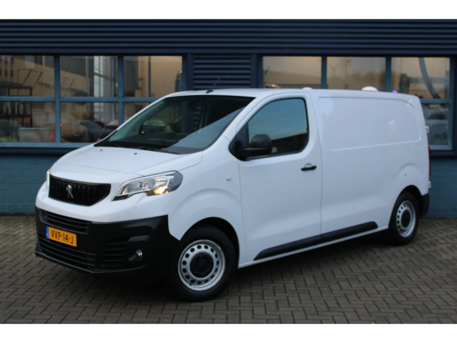 Peugeot Expert (2023) — foto 1