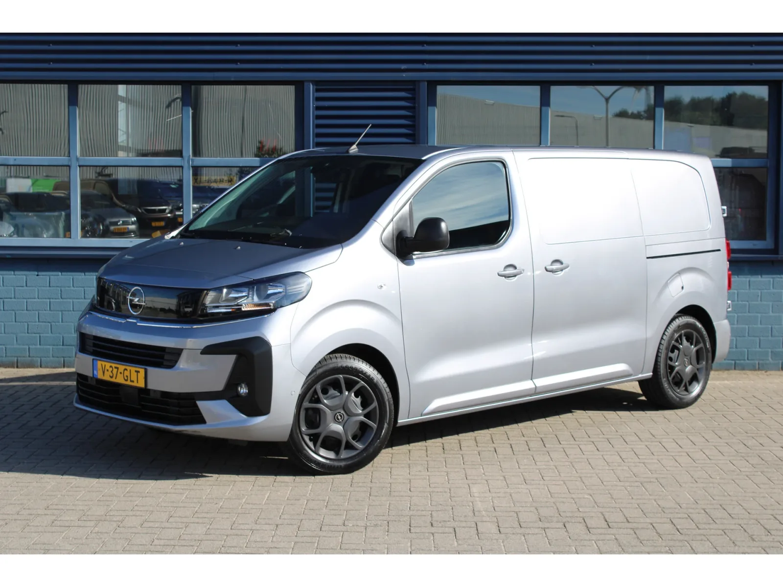 Opel Vivaro (2024) — foto 1