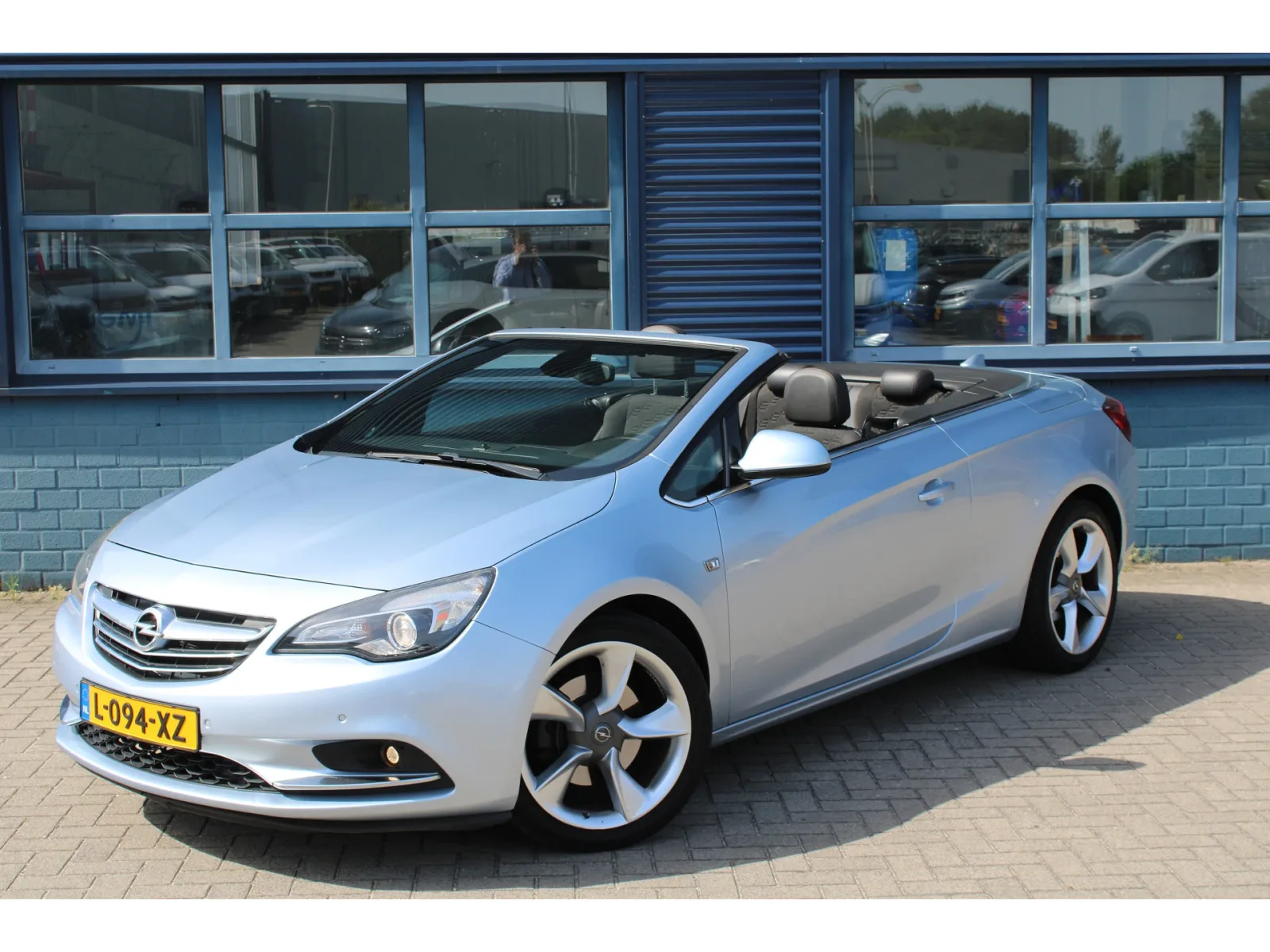 Opel Cascada (2016) — foto 1