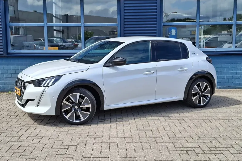 Peugeot e-208 (2022)