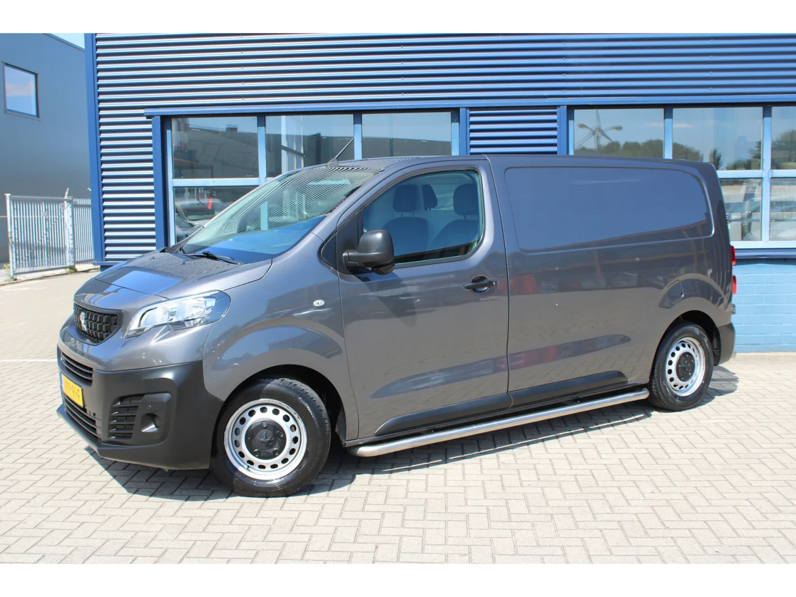 Peugeot Expert (2022) — foto 1
