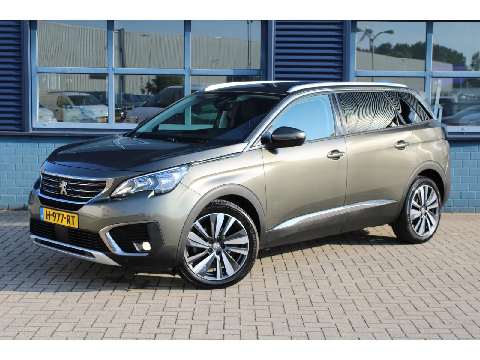 Peugeot 5008 (2020) — foto 1