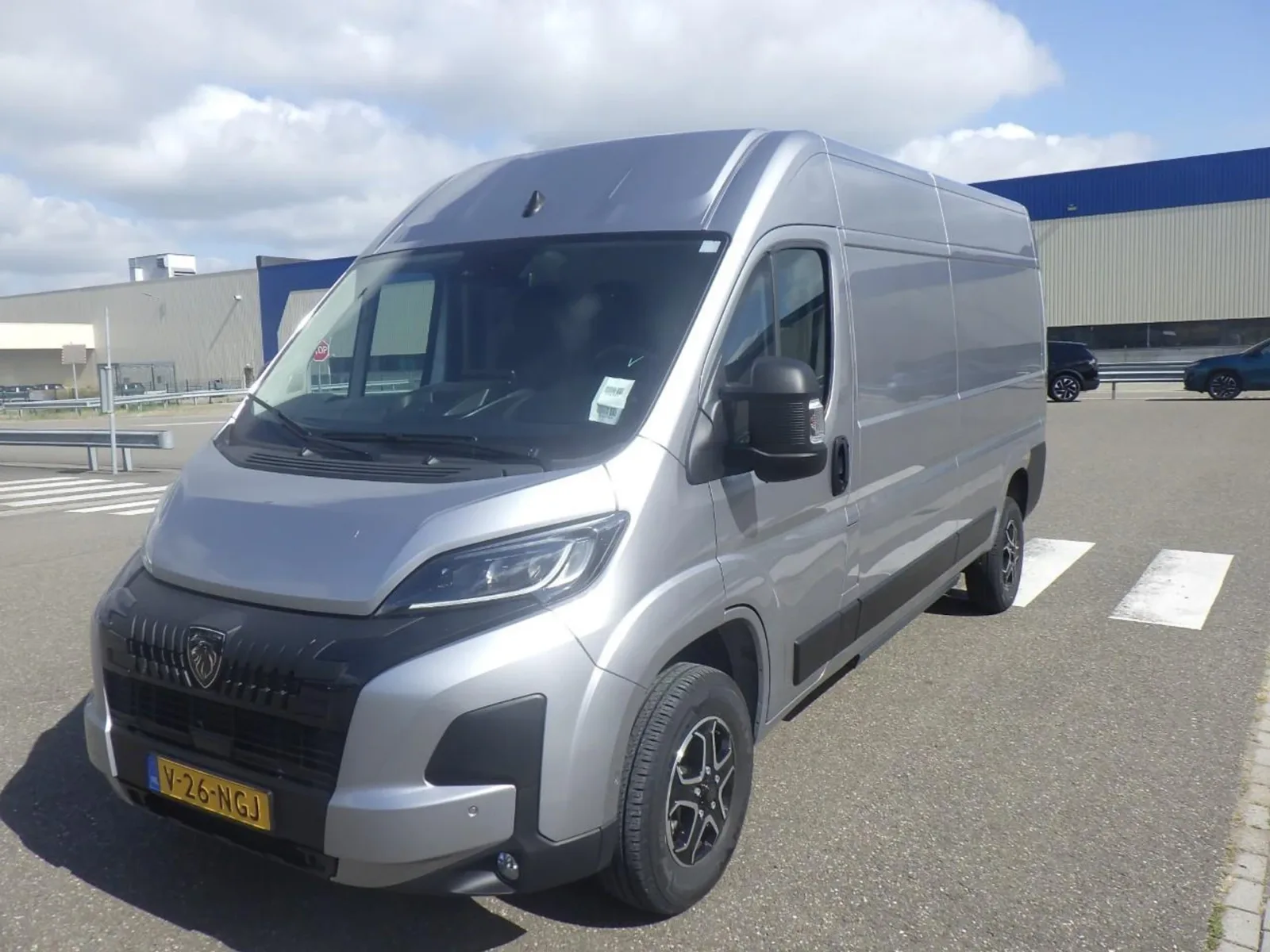 Peugeot E-Boxer (2025) — foto 1