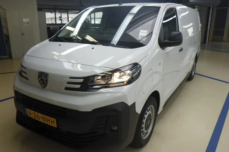 Peugeot e-Expert (2025)