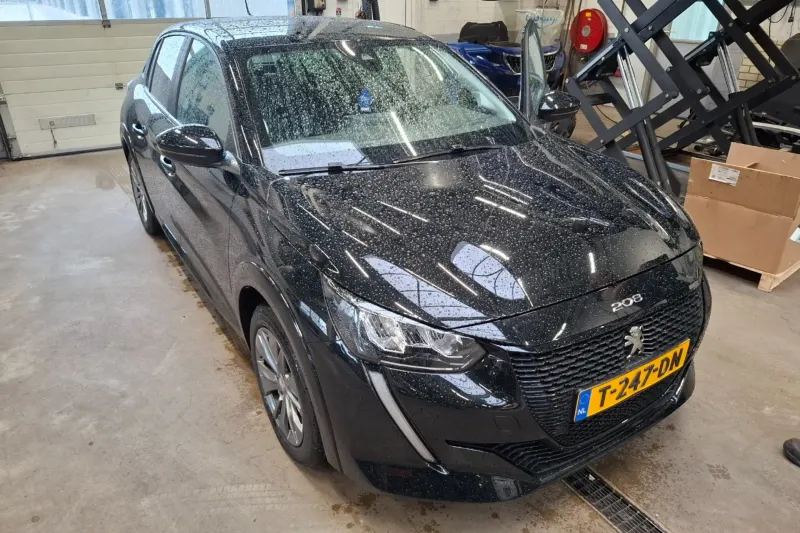 Peugeot e-208 (2023)