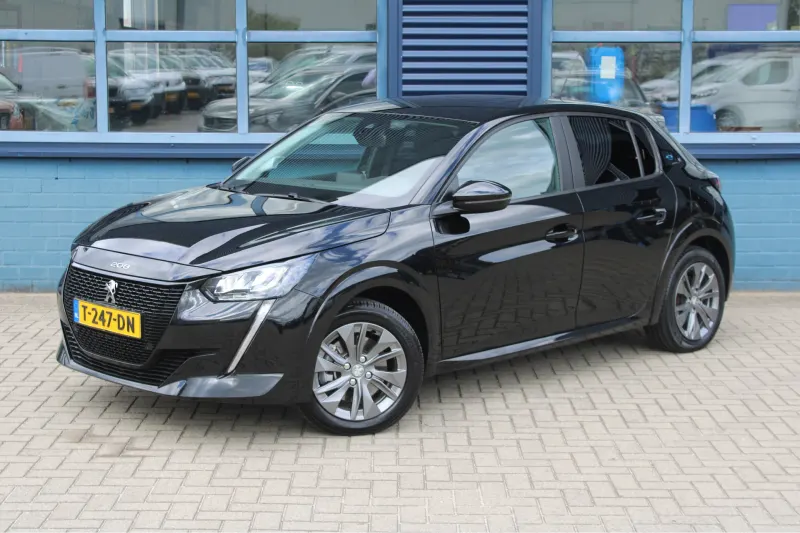 Peugeot e-208 (2023)