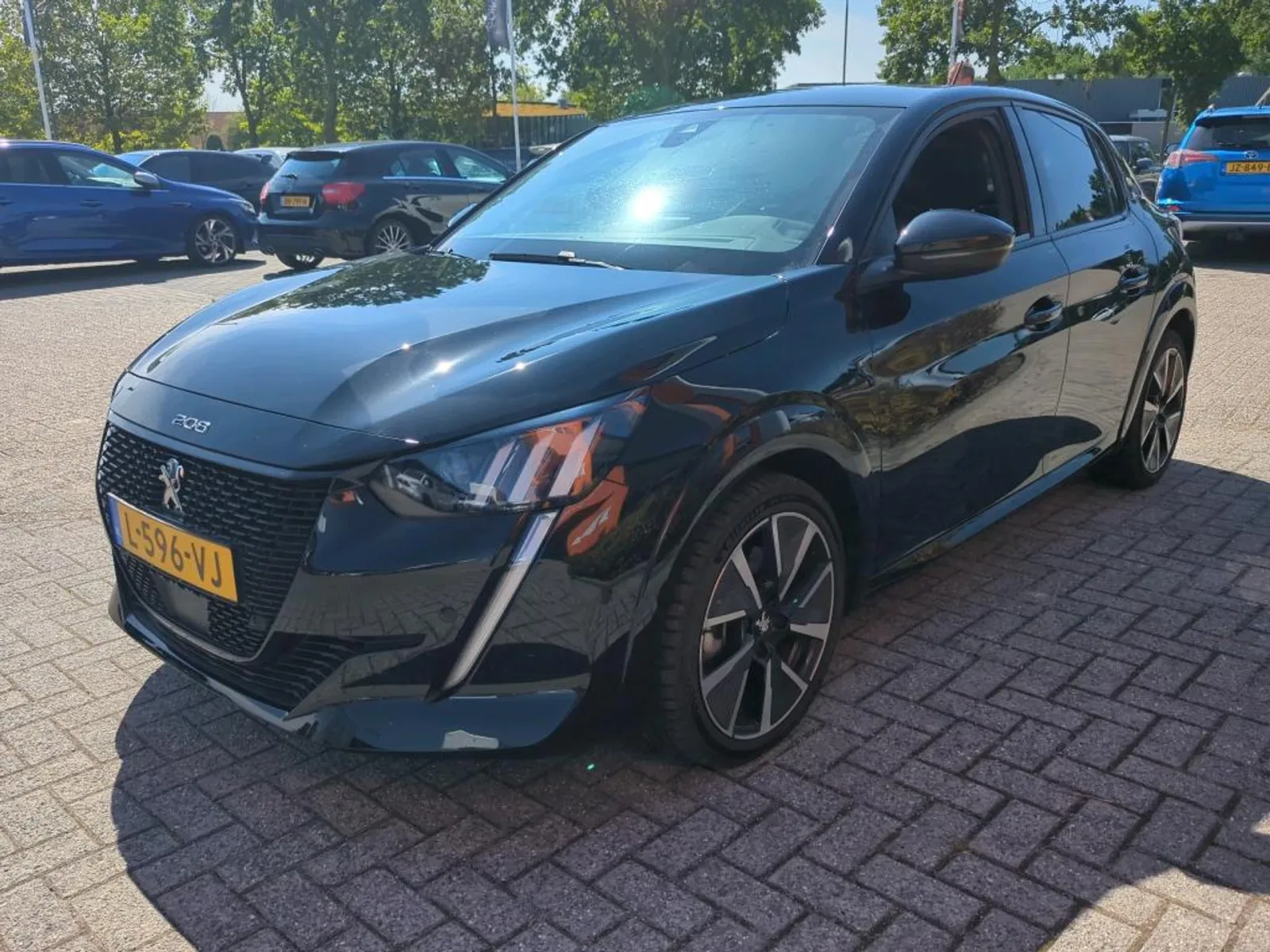 Peugeot e-208 (2021) — foto 1