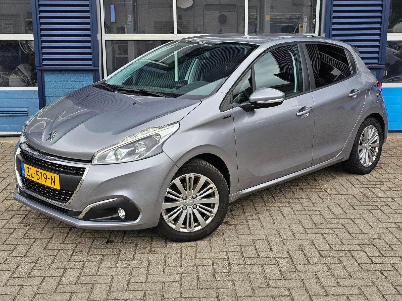 Peugeot 208 (2019) — foto 1