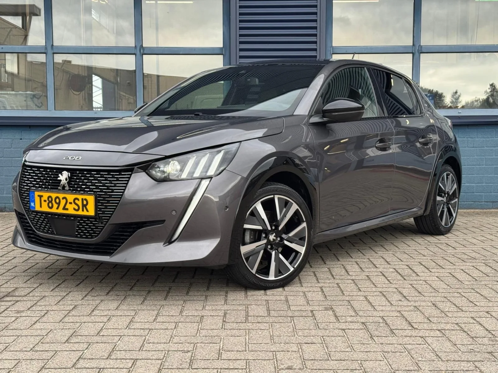 Peugeot 208 (2022) — foto 1