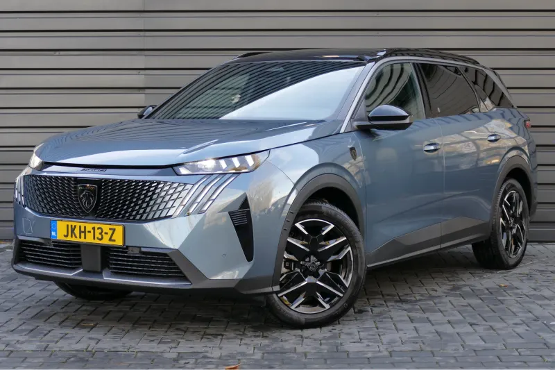 Peugeot 5008 (2025)