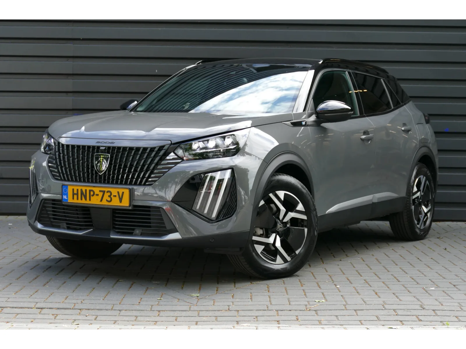 Peugeot e-2008 (2025) — foto 1