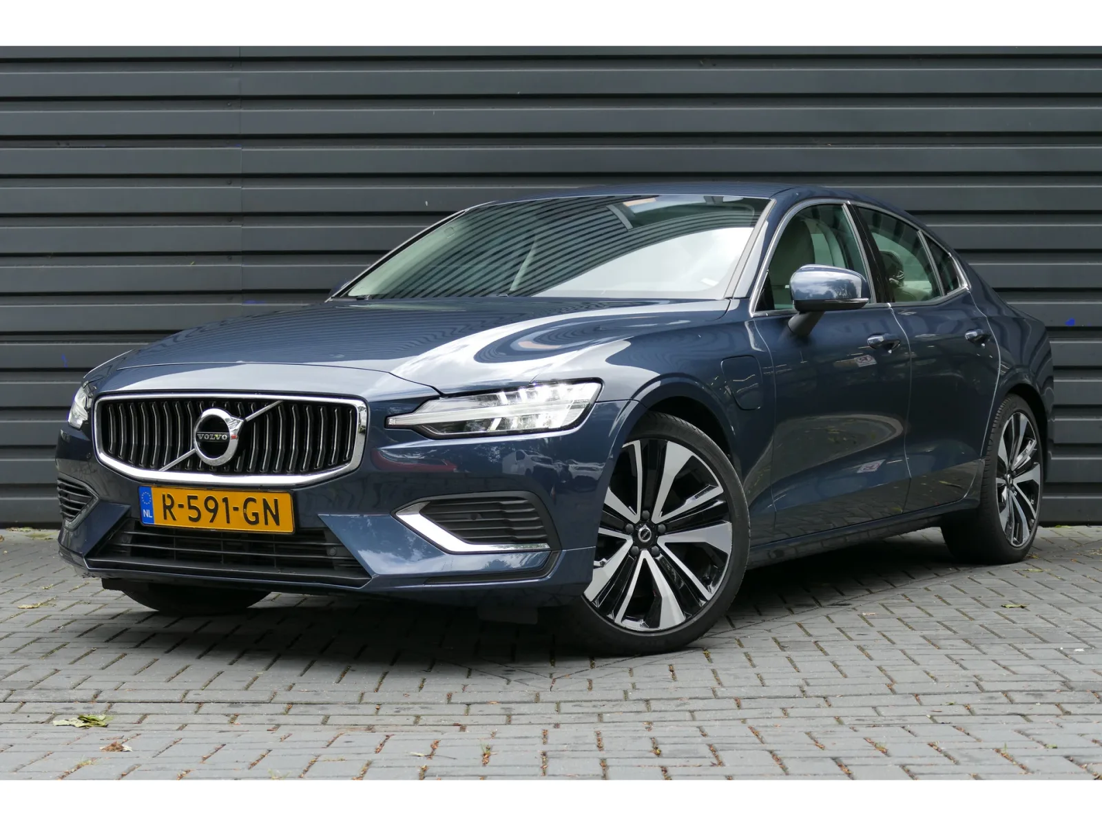 Volvo S60 (2022) — foto 1