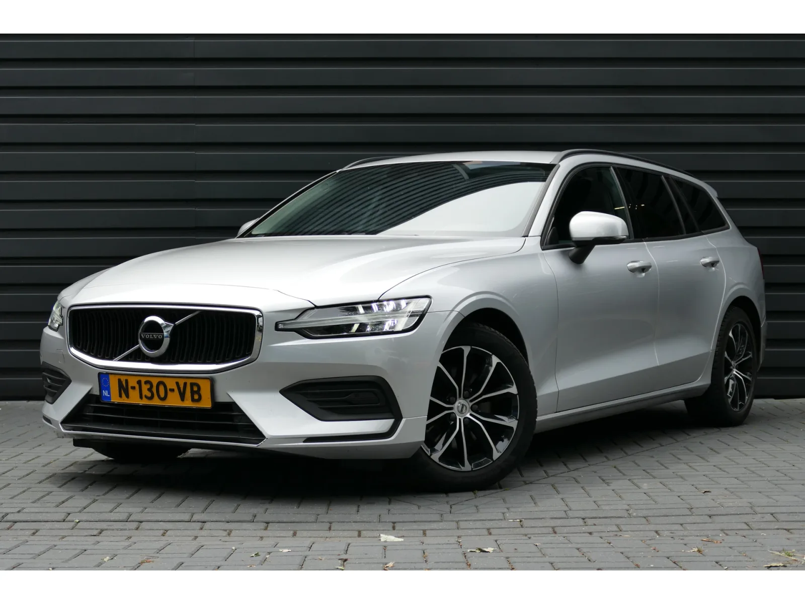Volvo V60 (2022) — foto 1