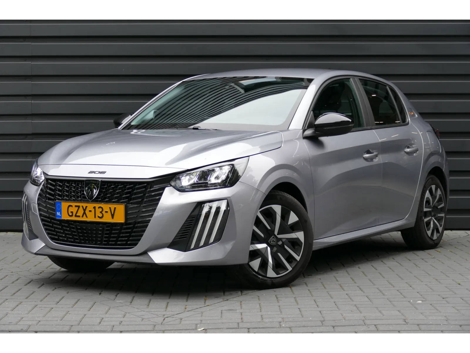 Peugeot 208 (2025) — foto 1
