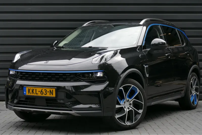Lynk & Co 01 (2023)